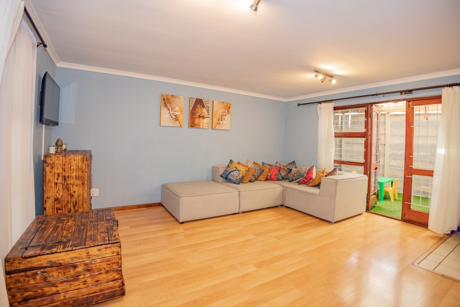 3 Bedroom Property for Sale in Oakdale Western Cape